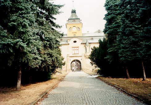 z�mek Holovousy � pr��el�