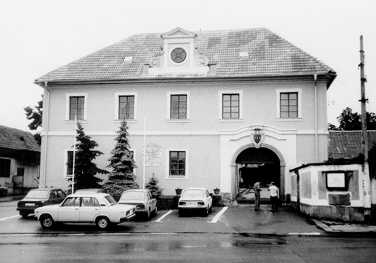 zámek Hoøice – západní budova, èelní pohled