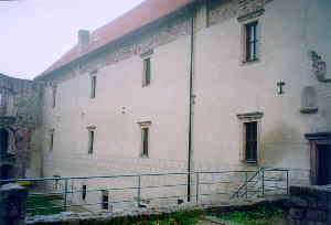 hrad Pecka � n�dvo��