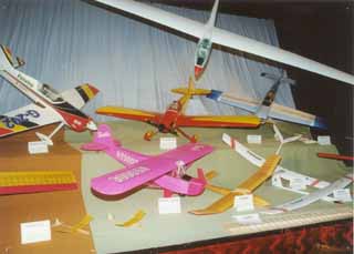 Leteck� model��