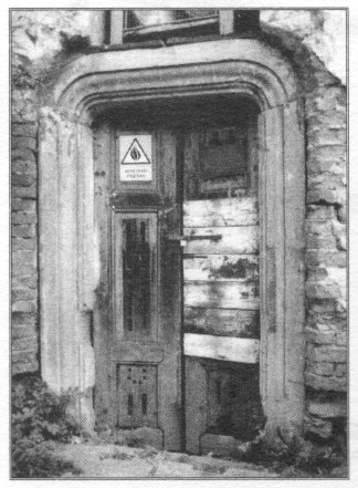 tvrz v Dřevěnici – portál