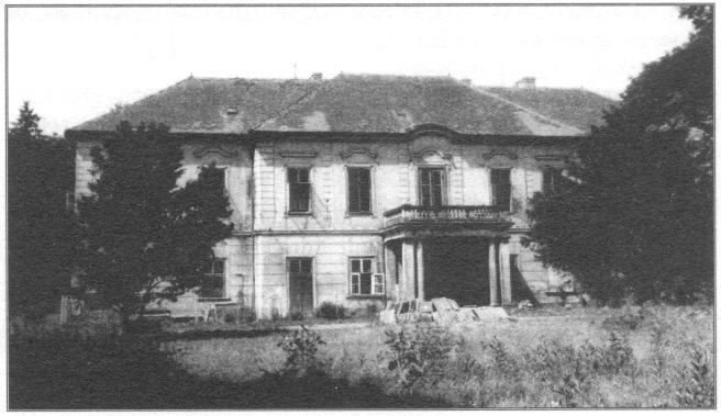 tvrz v Jeřicích – pohled na zámek