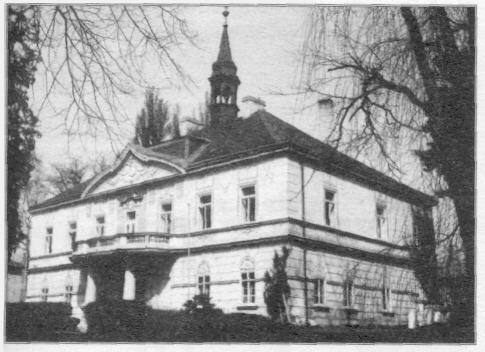 tvrz v Mladějově – pohled na zámek